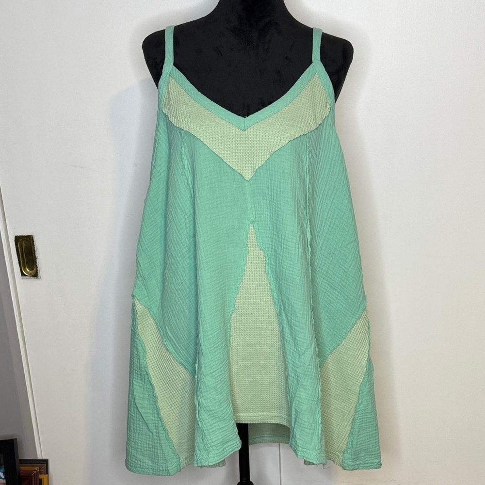 POL Mint Green Tank Top, gauzy, hi/low hem, adjustable straps, feminine 2XL